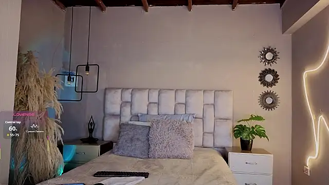 Snapshot of _liiss chatting on 02-23-26, 11:18 liiss online show from 02-23-26, 11:18