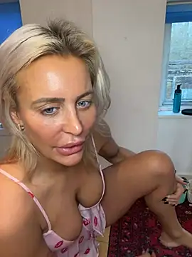 Snapshot of AliceDx chatting on 02-12-26, 09:59 AliceDx online show from 02-12-26, 09:59