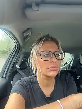 Snapshot of AliceDx chatting on 03-12-26, 09:04 AliceDx online show from 03-12-26, 09:04