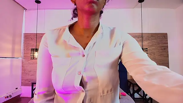 Ellie-Alves online show from 06-18-26, 05:06