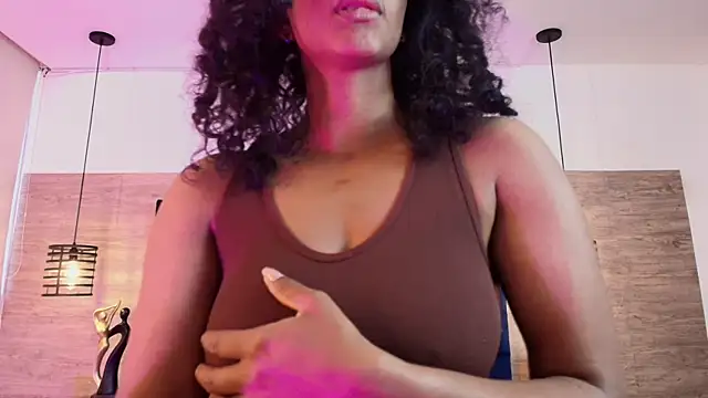 Ellie-Alves online show from 07-15-26, 01:49