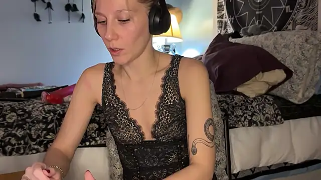 Snapshot of mysunidreamss chatting on 02-03-26, 02:21 mysunidreamss online show from 02-03-26, 02:21