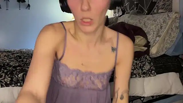 Snapshot of mysunidreamss chatting on 02-04-26, 02:06 mysunidreamss online show from 02-04-26, 02:06