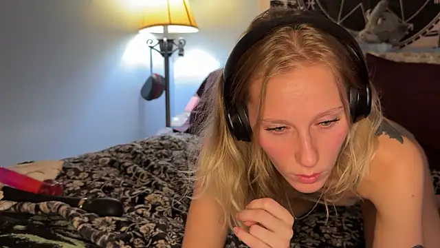 Snapshot of mysunidreamss chatting on 02-07-26, 02:37 mysunidreamss online show from 02-07-26, 02:37