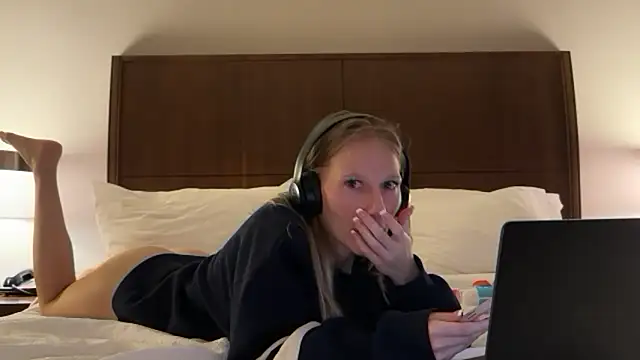 Snapshot of mysunidreamss chatting on 03-28-26, 02:11 mysunidreamss online show from 03-28-26, 02:11