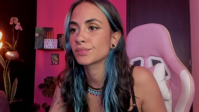 Snapshot of azula_lillet chatting on 01-09-26, 08:32 azula lillet online show from 01-09-26, 08:32