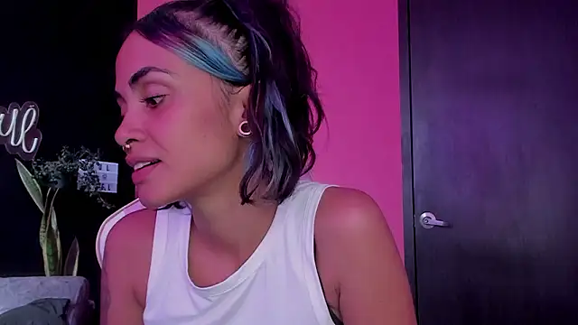 Snapshot of azula_lillet chatting on 02-08-26, 05:49 azula lillet online show from 02-08-26, 05:49