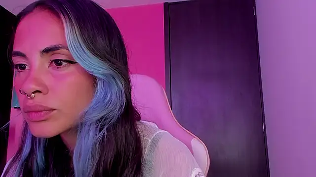 Snapshot of azula_lillet chatting on 02-11-26, 04:01 azula lillet online show from 02-11-26, 04:01