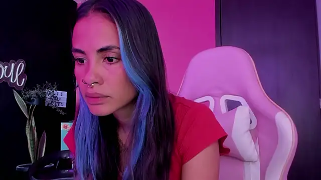 Snapshot of azula_lillet chatting on 02-20-26, 03:56 azula lillet online show from 02-20-26, 03:56