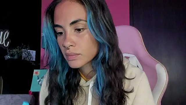 Snapshot of azula_lillet chatting on 02-24-26, 08:29 azula lillet online show from 02-24-26, 08:29