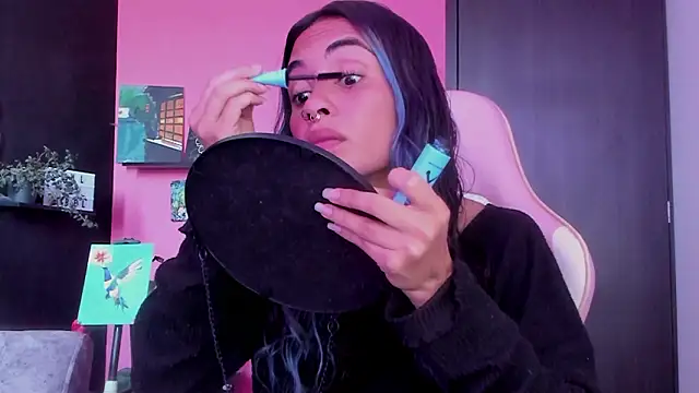 Snapshot of azula_lillet chatting on 02-25-26, 04:38 azula lillet online show from 02-25-26, 04:38