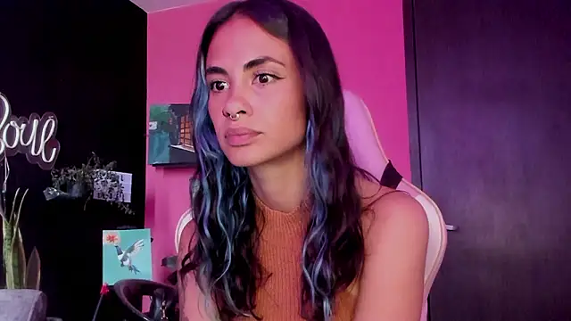 Snapshot of azula_lillet chatting on 03-05-26, 09:00 azula lillet online show from 03-05-26, 09:00