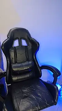 Snapshot of Girl_kataleya10 chatting on 02-25-26, 12:20 Girl kataleya10 online show from 02-25-26, 12:20