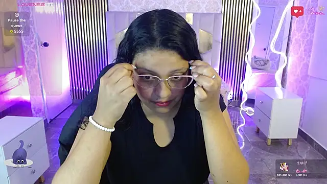 Snapshot of TATTI_TAY chatting on 03-09-26, 07:29 TATTI TAY online show from 03-09-26, 07:29