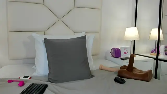 Snapshot of SofiaBank chatting on 02-24-26, 07:23 SofiaBank online show from 02-24-26, 07:23