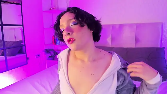 Nicki Ripperton online show from 04-26-26, 09:34