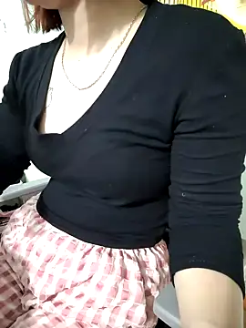 Snapshot of -LunaLust chatting on 02-02-26, 08:35 -LunaLust online show from 02-02-26, 08:35