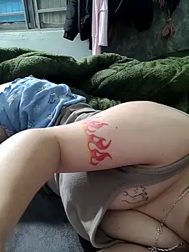 Snapshot of -LunaLust chatting on 03-10-26, 11:48 -LunaLust online show from 03-10-26, 11:48