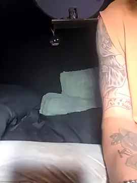 Snapshot of BigDonnyBig chatting on 04-01-26, 04:24 BigDonnyBig online show from 04-01-26, 04:24