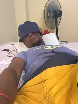 Snapshot of BigAndBeaut chatting on 02-19-26, 08:32 BigAndBeaut online show from 02-19-26, 08:32