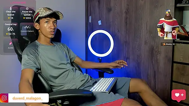 Snapshot of neitan_miller_ chatting on 01-17-26, 03:44 neitan miller online show from 01-17-26, 03:44