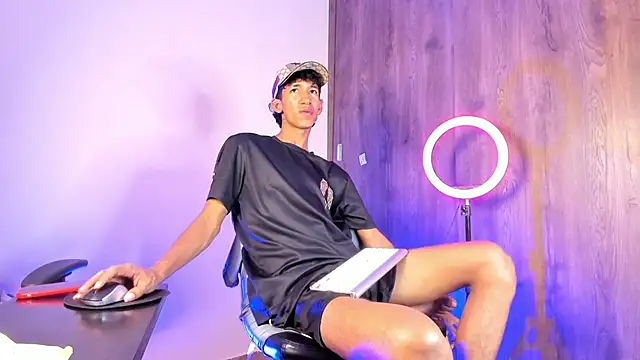 Snapshot of neitan_miller_ chatting on 02-07-26, 02:37 neitan miller online show from 02-07-26, 02:37