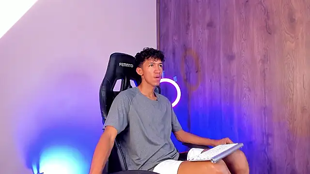 Snapshot of neitan_miller_ chatting on 02-24-26, 04:16 neitan miller online show from 02-24-26, 04:16