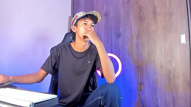 Snapshot of neitan_miller_ chatting on 03-20-26, 02:44 neitan miller online show from 03-20-26, 02:44