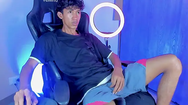 Snapshot of neitan_miller_ chatting on 03-21-26, 06:29 neitan miller online show from 03-21-26, 06:29