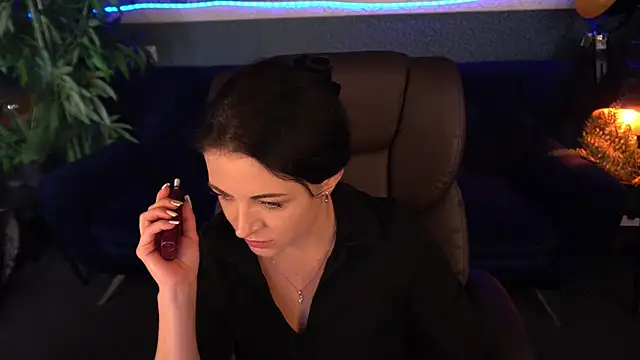 Snapshot of Dafni_Monn chatting on 10-13-25, 05:29 Dafni Monn online show from 10-13-25, 05:29