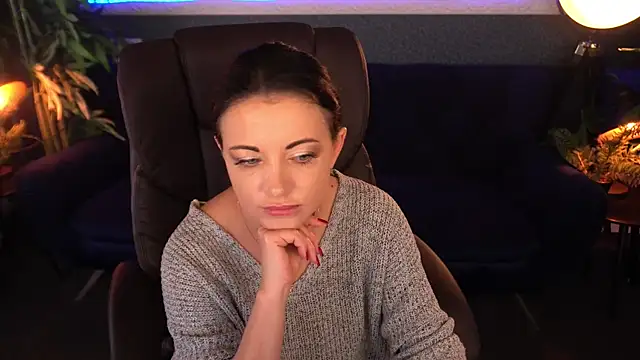 Snapshot of Dafni_Monn chatting on 11-06-25, 06:36 Dafni Monn online show from 11-06-25, 06:36