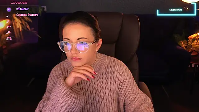 Snapshot of Dafni_Monn chatting on 11-07-25, 06:57 Dafni Monn online show from 11-07-25, 06:57