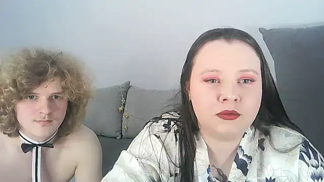 Snapshot of TommyandJanet chatting on 01-18-26, 02:32 TommyandJanet online show from 01-18-26, 02:32