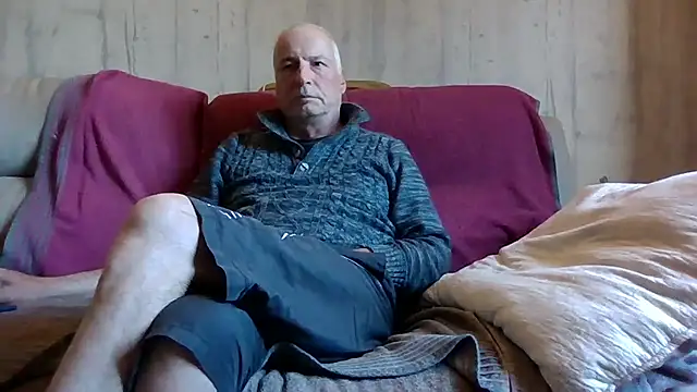 Helinetrav online show from 04-25-26, 05:21