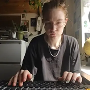 Shy Bamby online show from 05-03-26, 09:26