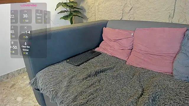 Snapshot of elliot_colton chatting on 01-18-26, 08:12 elliot colton online show from 01-18-26, 08:12