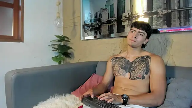 Snapshot of elliot_colton chatting on 01-31-26, 08:29 elliot colton online show from 01-31-26, 08:29