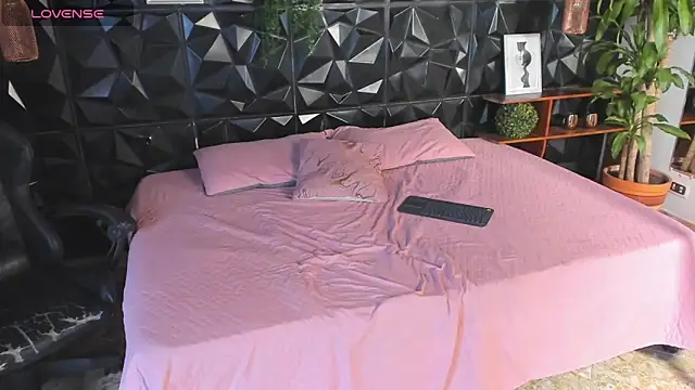 Snapshot of elliot_colton chatting on 02-06-26, 09:07 elliot colton online show from 02-06-26, 09:07