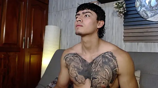 Snapshot of elliot_colton chatting on 02-15-26, 07:43 elliot colton online show from 02-15-26, 07:43