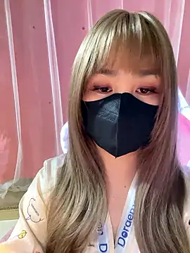 Snapshot of -Violet-t chatting on 01-18-26, 03:38 -Violet-t online show from 01-18-26, 03:38