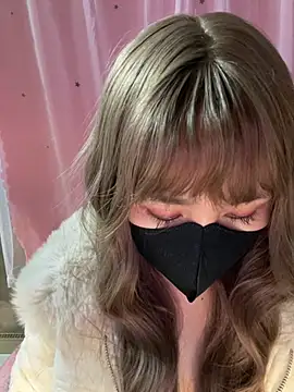 Snapshot of -Violet-t chatting on 03-10-26, 03:28 -Violet-t online show from 03-10-26, 03:28