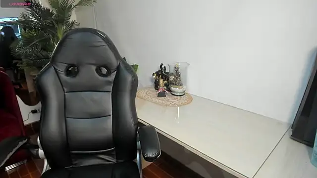 Snapshot of VictoriaPaker chatting on 02-15-26, 04:58 VictoriaPaker online show from 02-15-26, 04:58