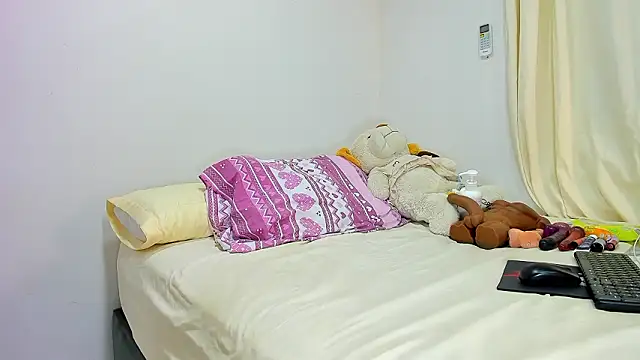 Snapshot of verus01 chatting on 03-01-26, 03:25 verus01 online show from 03-01-26, 03:25