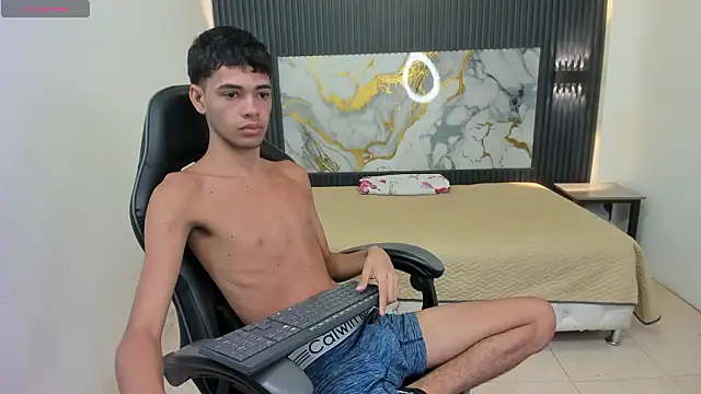 Snapshot of Dark_Desiree18 chatting on 03-05-26, 12:12 Dark Desiree18 online show from 03-05-26, 12:12