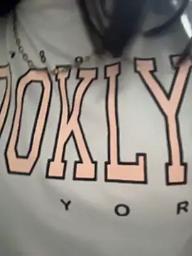 Snapshot of _Queen_love2 chatting on 02-18-26, 10:28 Queen love2 online show from 02-18-26, 10:28