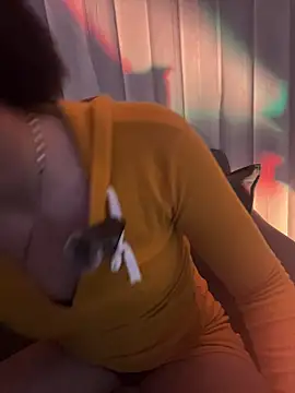 Snapshot of _Queen_love2 chatting on 03-14-26, 04:29 Queen love2 online show from 03-14-26, 04:29