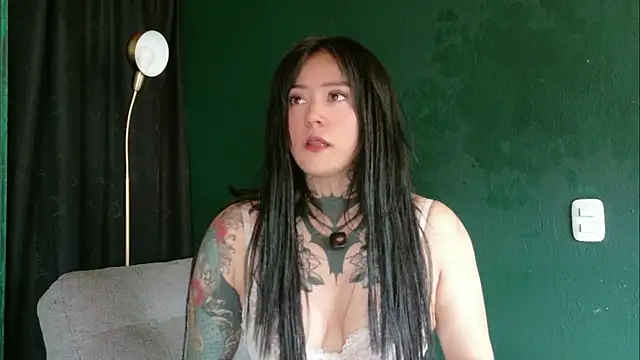 sarahe9769 online show from 05-21-26, 07:43