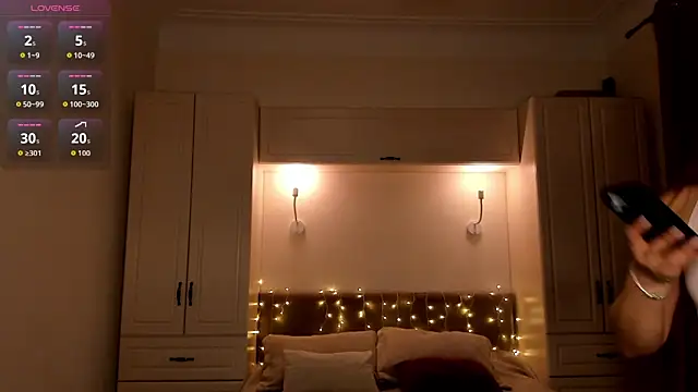 Snapshot of AshleyBlushh chatting on 02-13-26, 09:00 AshleyBlushh online show from 02-13-26, 09:00