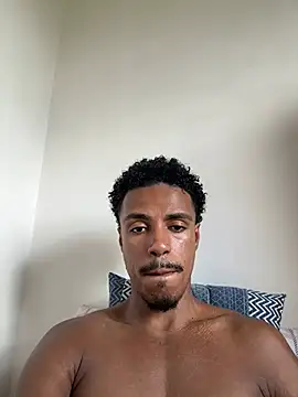 Snapshot of LorenzoBlack27 chatting on 03-14-26, 07:30 LorenzoBlack27 online show from 03-14-26, 07:30