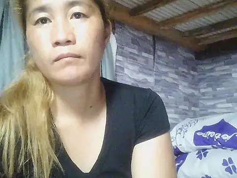 Snapshot of lovelyxxx88 chatting on 01-15-26, 07:35 lovelyxxx88 online show from 01-15-26, 07:35